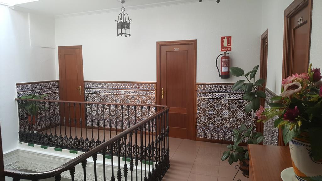 Hostal Trajano Севилья Экстерьер фото